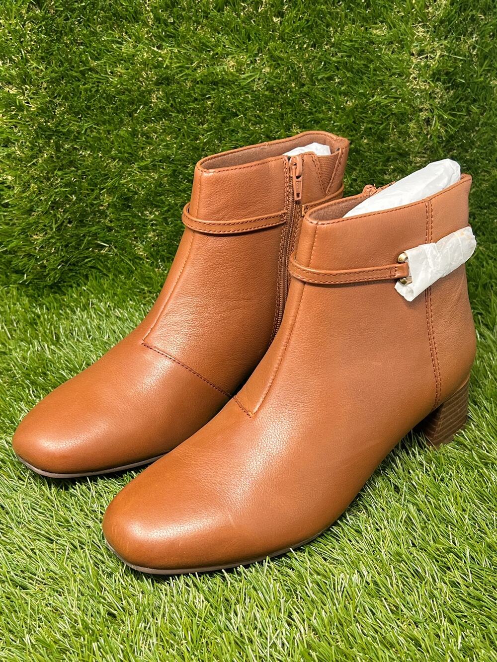 Clarks Women's 8.5M Iridessa Booties Tan Leather Ankle Boots